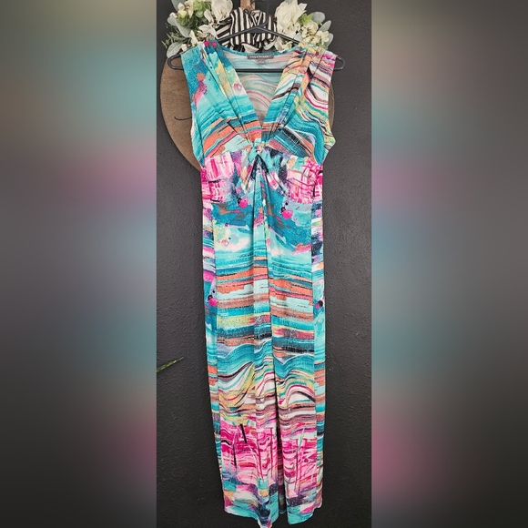 Kate & Mallory, beautiful dress!!! 🌊🌸 - Picture 2 of 7